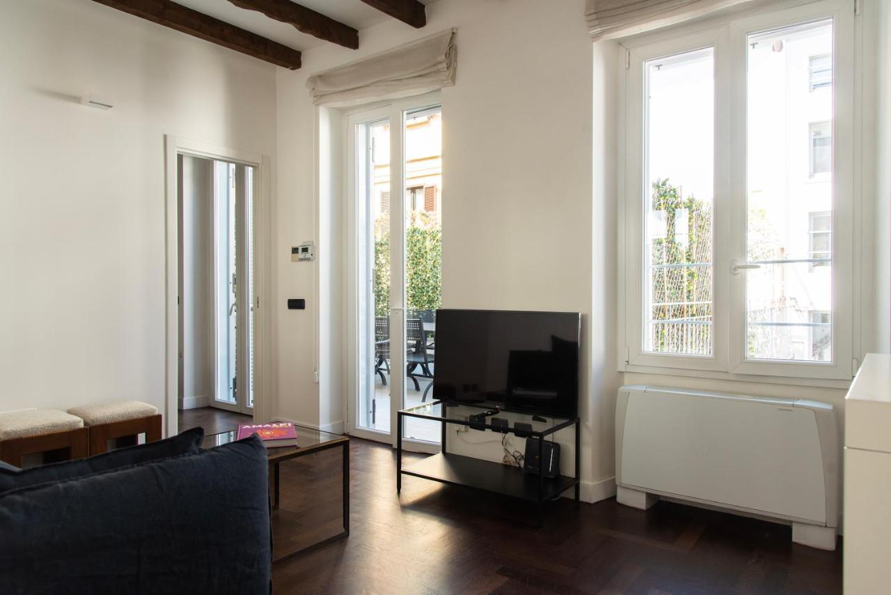 Apartment Youhosty - Charming 2-bed Flat With Terrace, Navigli & Duomo Mailand
